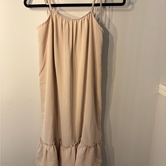 Cream Sleeveless Dress - Picture 5 of 12